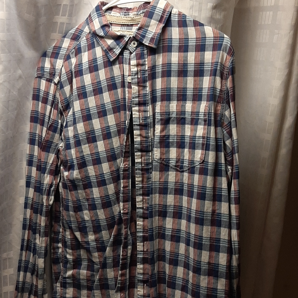 LONG SLEEVE BUTTON UP
